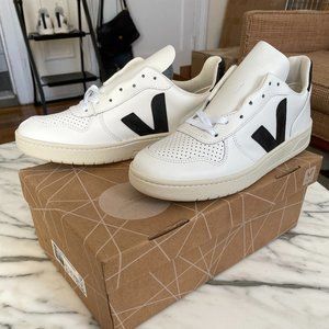 Veja V-10 (Unisex)(Size 41)
